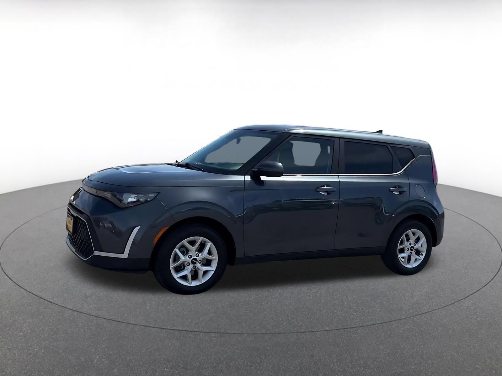 Used 2025 Kia Soul LX w/ LX Technology Package FWD image 7