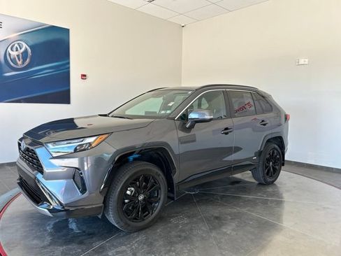 Used 2023 Toyota RAV4 SE w/ Convenience Package AWD/4WD image 2