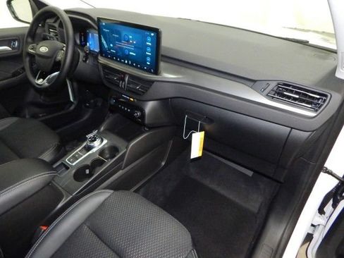 New 2025 Ford Escape SE FWD image 19