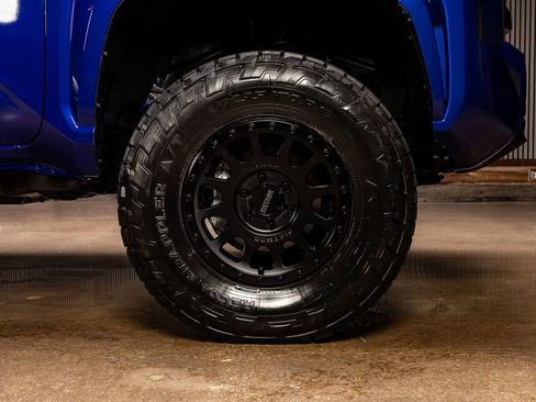 Used 2025 Toyota Tacoma SR5 image 12