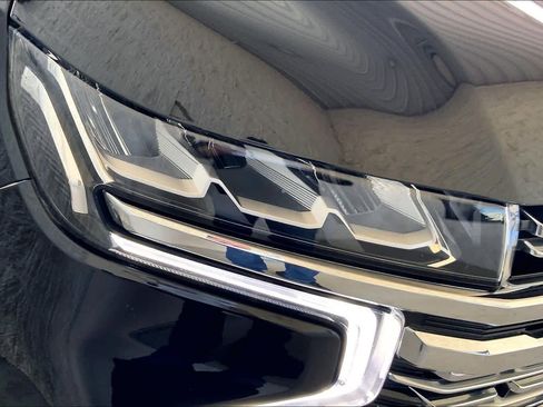 Used 2022 Chevrolet Tahoe Premier w/ Premium Package image 26