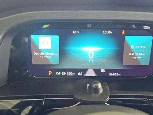 Used 2025 Volkswagen Atlas Cross Sport SE image 16