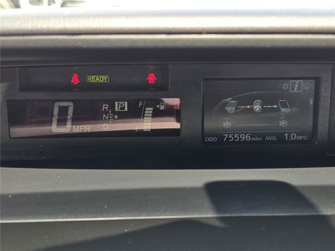 Used 2016 Toyota Prius V Four FWD image 14