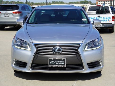 Used 2017 Lexus LS 460 w/ Comfort Package image 2