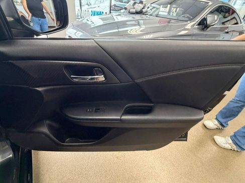 Used 2016 Honda Accord Sport image 32