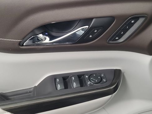 Used 2021 GMC Acadia SLT w/ Premium Package FWD image 27