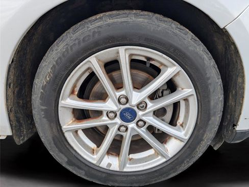 Used 2015 Ford Focus SE image 38