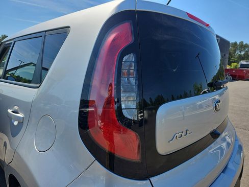 Used 2019 Kia Soul FWD image 33