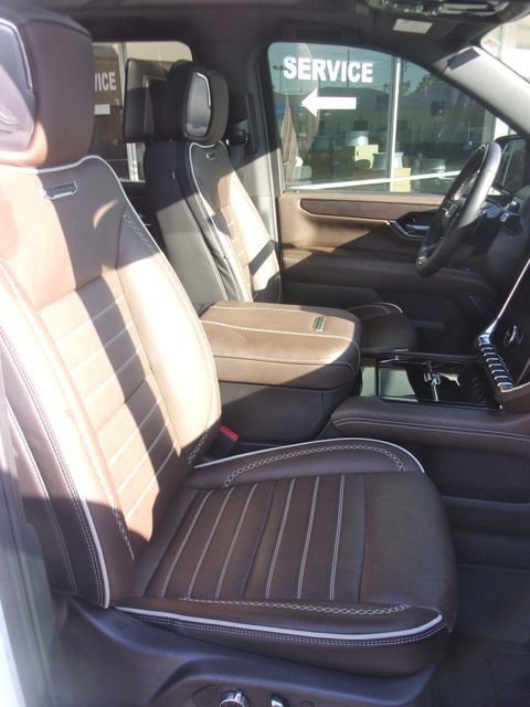 Used 2026 GMC Yukon Denali Ultimate AWD/4WD image 38