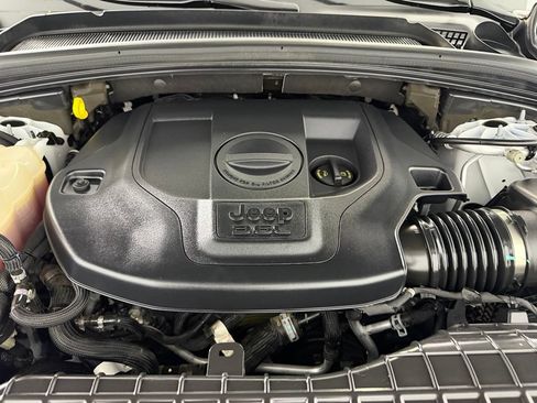 Used 2023 Jeep Grand Cherokee Overland RWD image 37