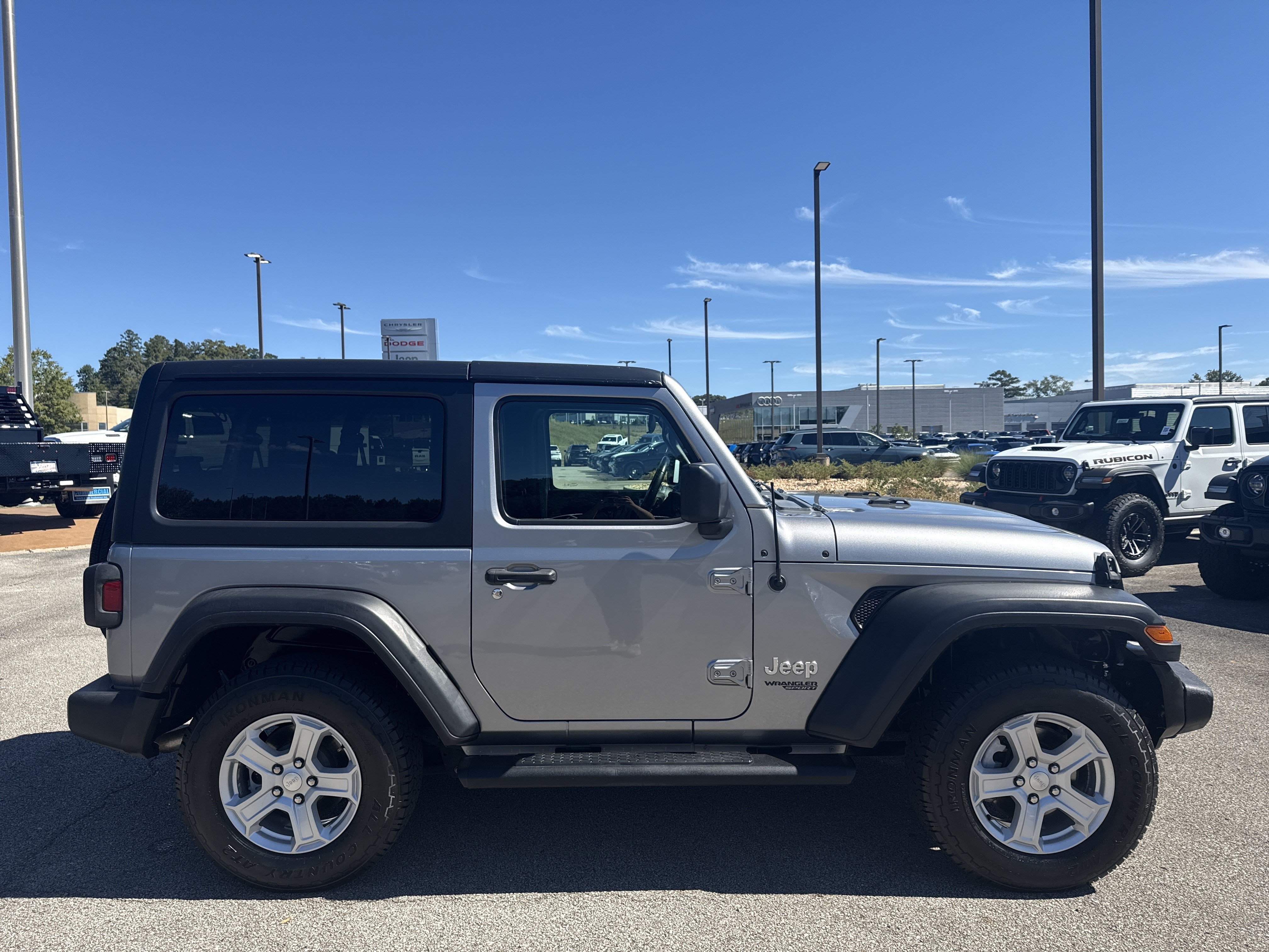 Used 2020 Jeep Wrangler Sport AWD/4WD image 8