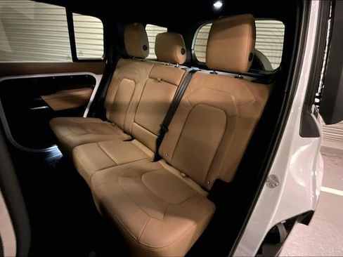Certified 2026 Land Rover Defender 110 X-Dynamic SE AWD/4WD image 17