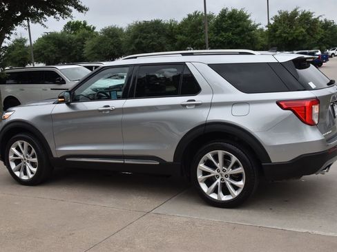 Used 2023 Ford Explorer Platinum w/ Technology Package AWD/4WD image 11