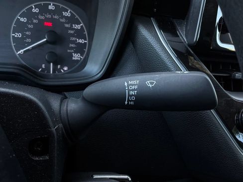 Used 2025 Toyota Corolla LE FWD image 32