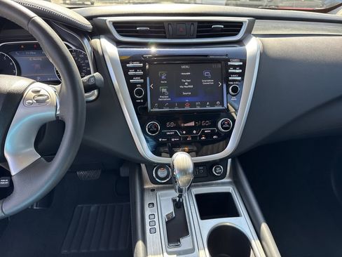 Used 2018 Nissan Murano SV image 28