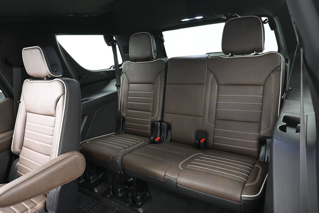 Used 2026 GMC Yukon Denali Ultimate w/ LPO, Floor Liner Package AWD/4WD image 28