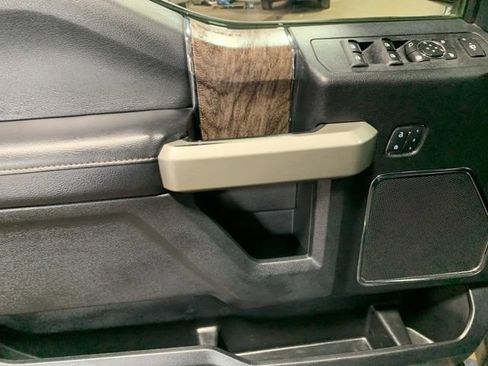 Used 2018 Ford F250 Lariat w/ Chrome Package AWD/4WD image 21