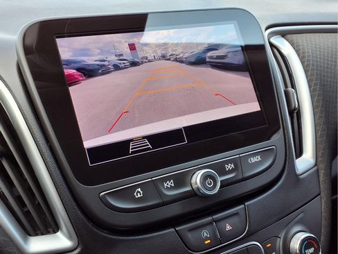 Used 2023 Chevrolet Malibu LS FWD image 17