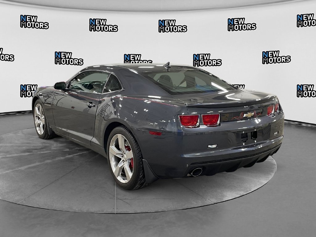 Used 2010 Chevrolet Camaro SS RWD image 3