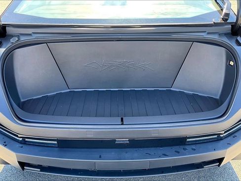 Used 2024 Tesla Cybertruck AWD Crew Cab image 9