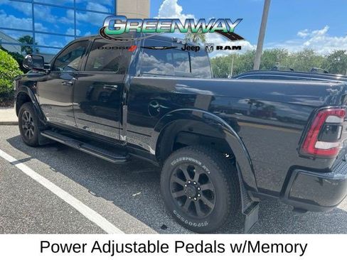 Used 2022 RAM 2500 Laramie w/ Night Edition AWD/4WD image 10