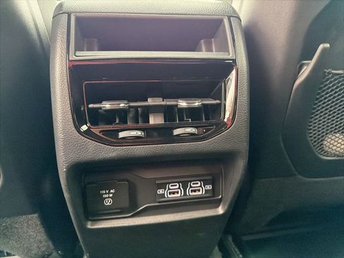 Certified 2024 Jeep Grand Cherokee Altitude AWD/4WD image 12