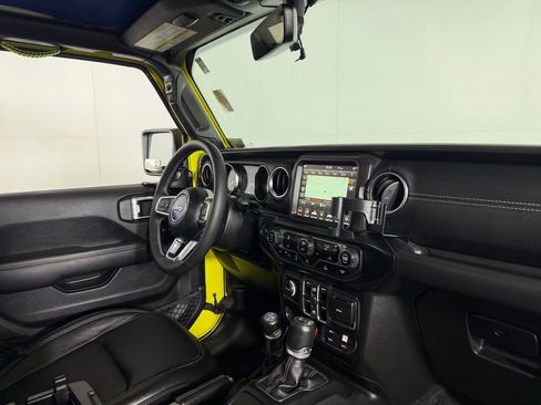 Used 2023 Jeep Wrangler Unlimited Sahara AWD/4WD image 39
