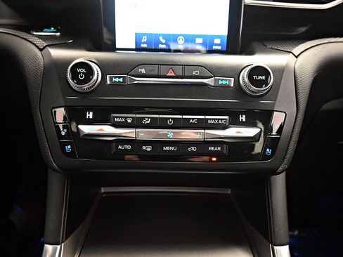 Used 2020 Ford Explorer ST w/ ST Street Pack image 18