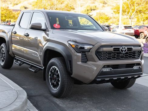 New 2026 Toyota Tacoma TRD Off-Road w/ TRD Off Road Premium Package AWD/4WD image 3