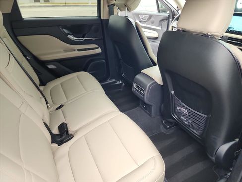 New 2026 Lincoln Corsair Premiere image 20