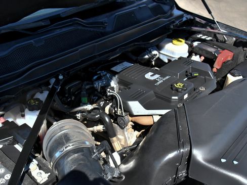 Used 2024 RAM 2500 Laramie w/ Safety Group AWD/4WD image 58