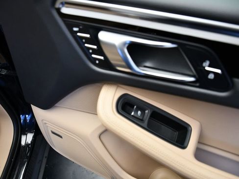 Certified 2023 Porsche Macan AWD/4WD image 24