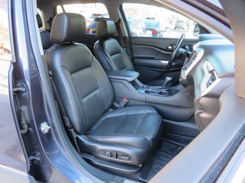 Used 2019 GMC Acadia SLT image 11