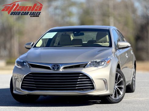 Used 2018 Toyota Avalon XLE image 1