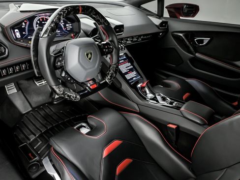 Used 2021 Lamborghini Huracan EVO image 24