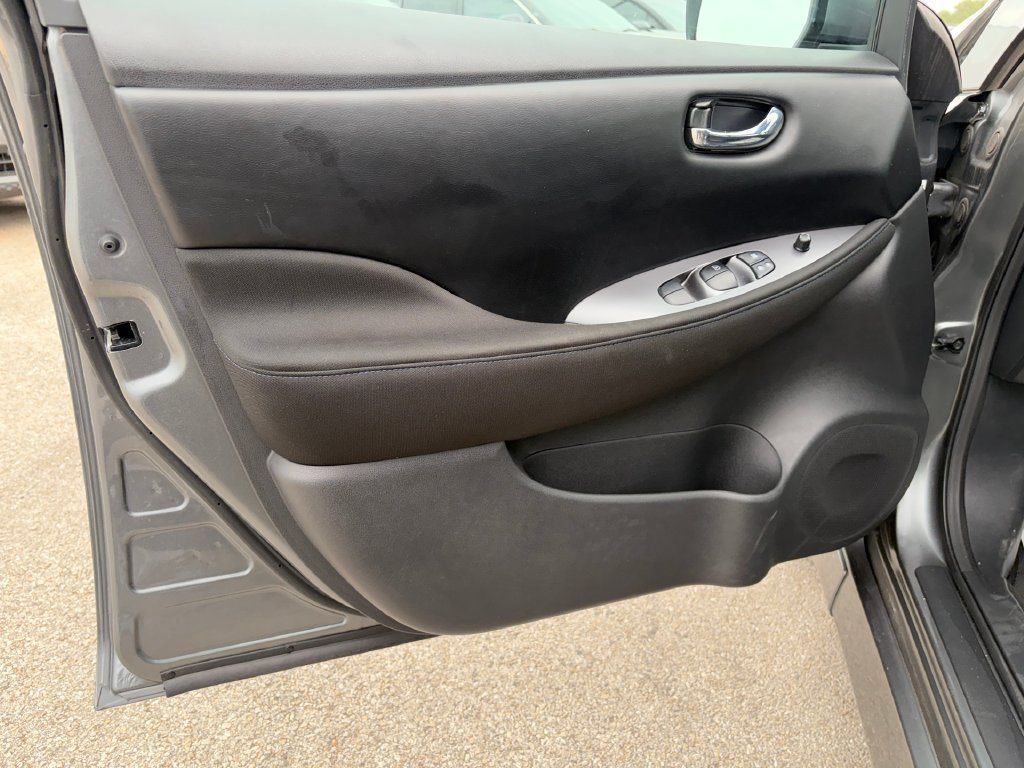 Used 2025 Nissan Leaf S FWD image 21
