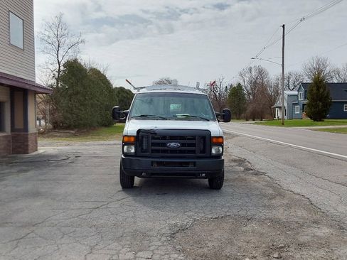 Used 2014 Ford E-350 and Econoline 350 Extended Super Duty RWD image 3