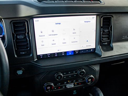 Used 2025 Ford Bronco Badlands AWD/4WD image 28