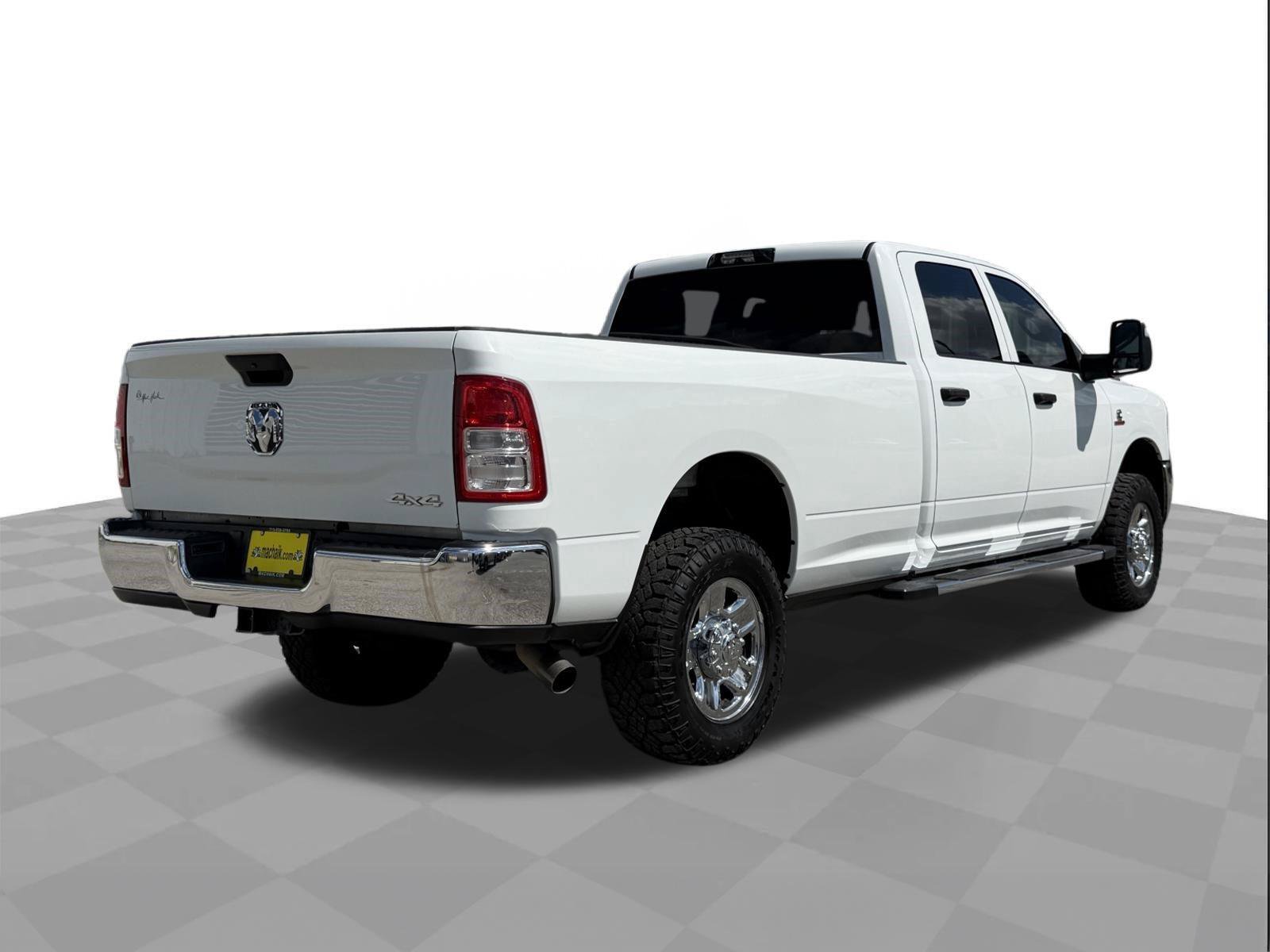 Used 2024 RAM 2500 Tradesman w/ Chrome Appearance Group AWD/4WD image 4