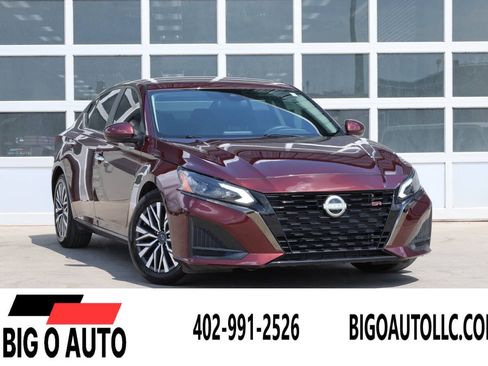 Used 2023 Nissan Altima 2.5 SV FWD image 1