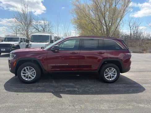 New 2026 Jeep Grand Cherokee Laredo X AWD/4WD image 2