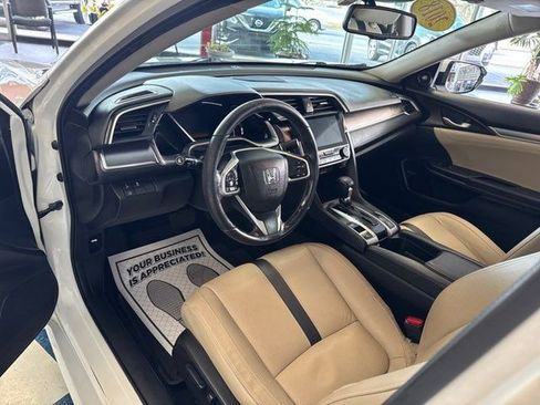 Used 2018 Honda Civic Touring image 9