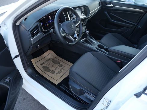 Used 2024 Volkswagen Jetta S image 9