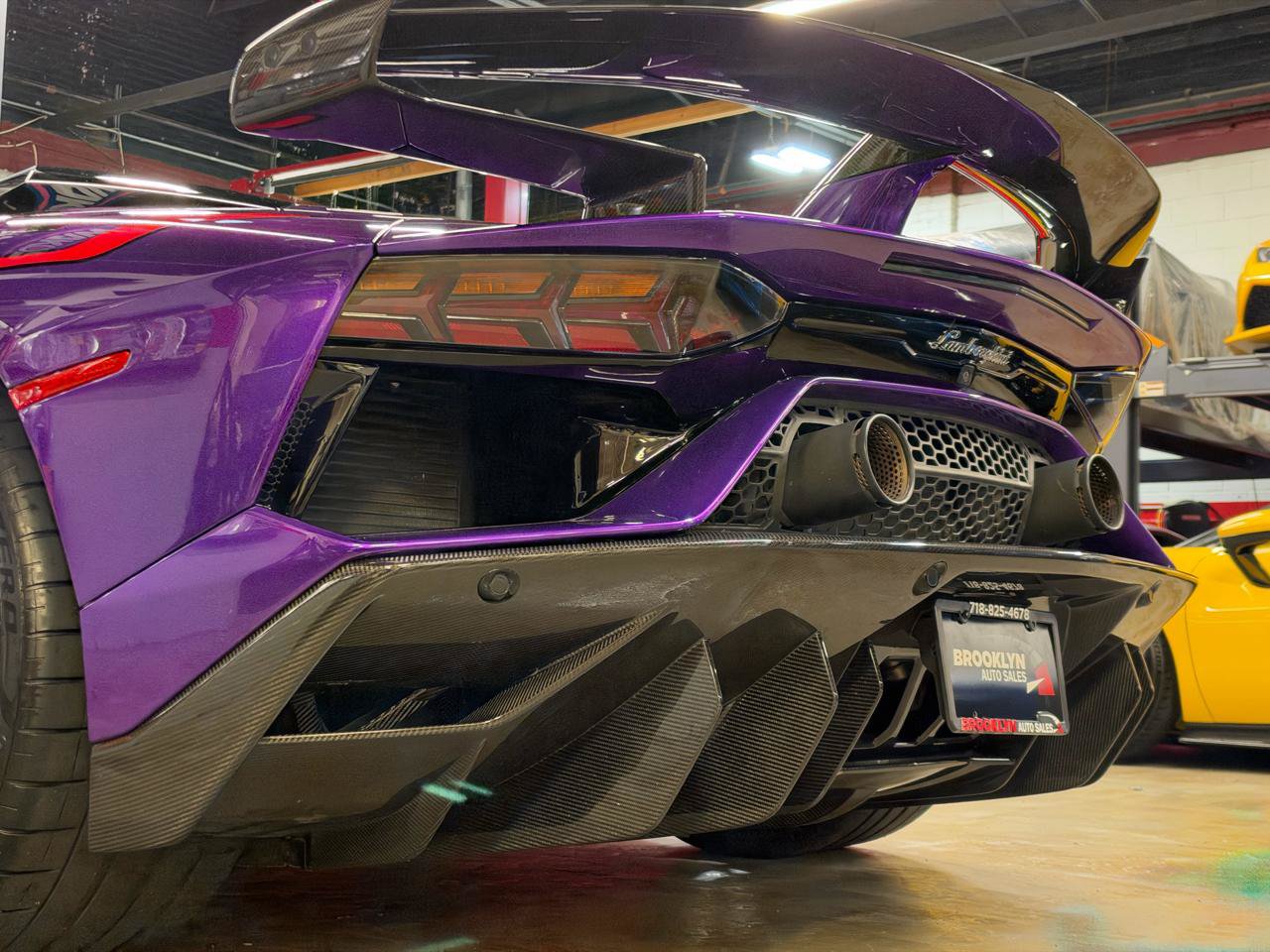 Used 2020 Lamborghini Aventador SVJ AWD/4WD image 20