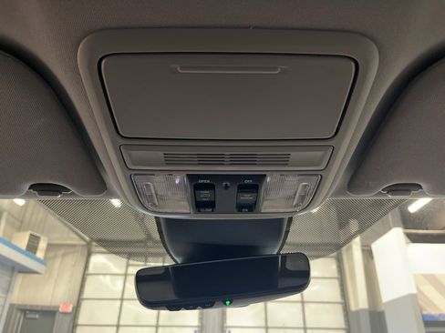 Used 2023 Honda Odyssey EX-L image 27