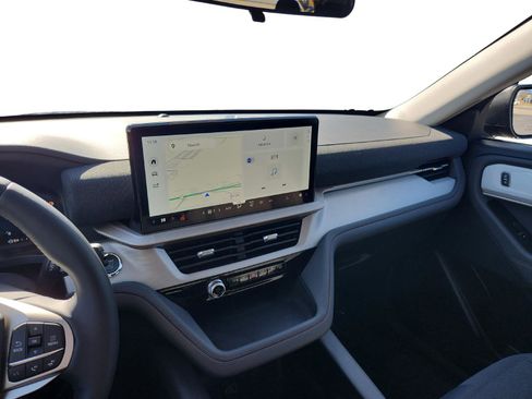 New 2026 Ford Explorer Active image 19