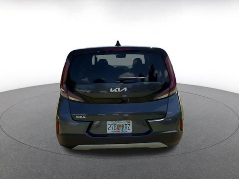 Used 2025 Kia Soul LX w/ LX Technology Package FWD image 12