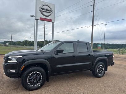 New 2025 Nissan Frontier PRO-4X w/ Pro Convenience Package
