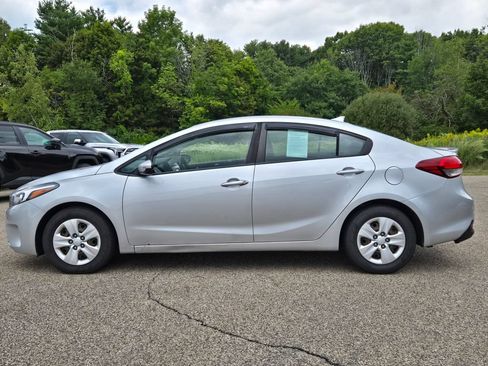 Used 2018 Kia Forte LX w/ Sports Package FWD image 2