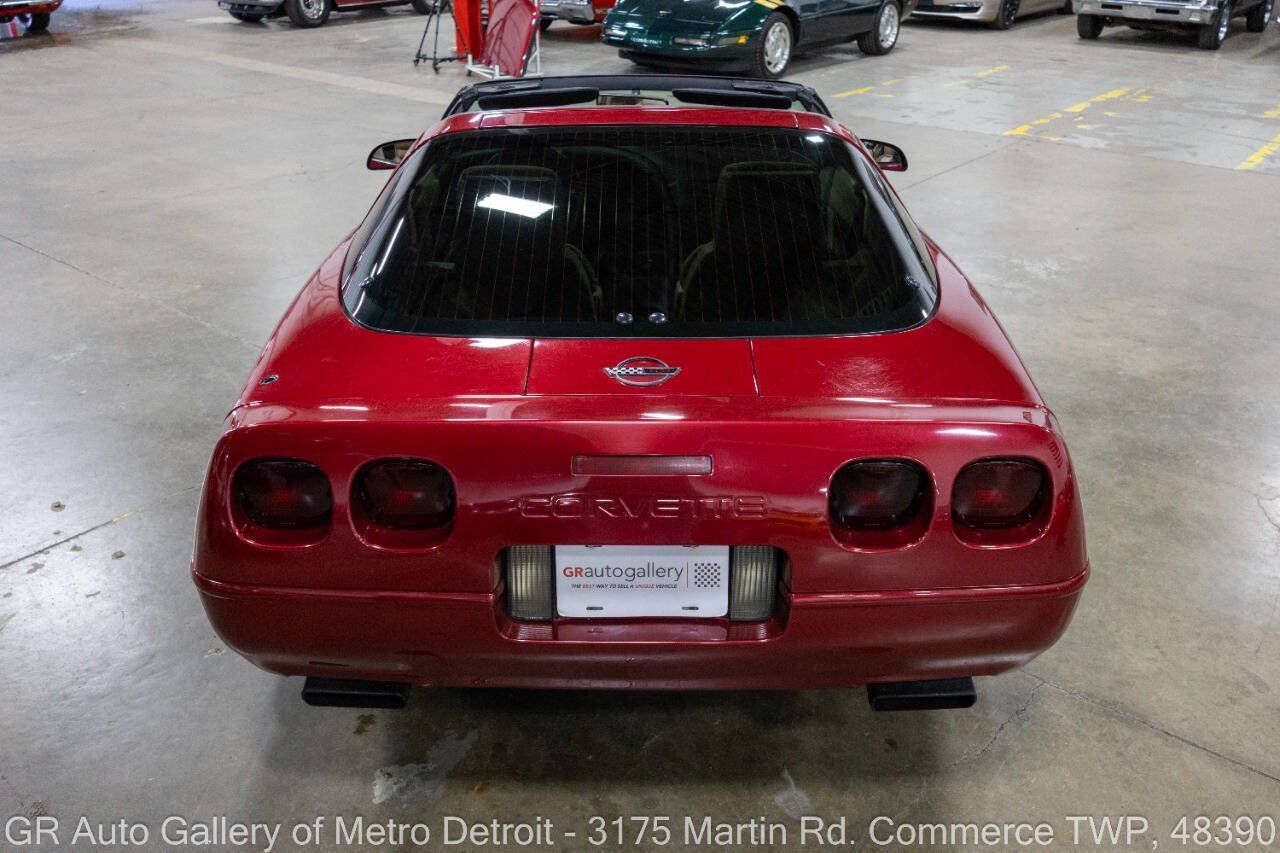 Used 1992 Chevrolet Corvette Coupe RWD image 6